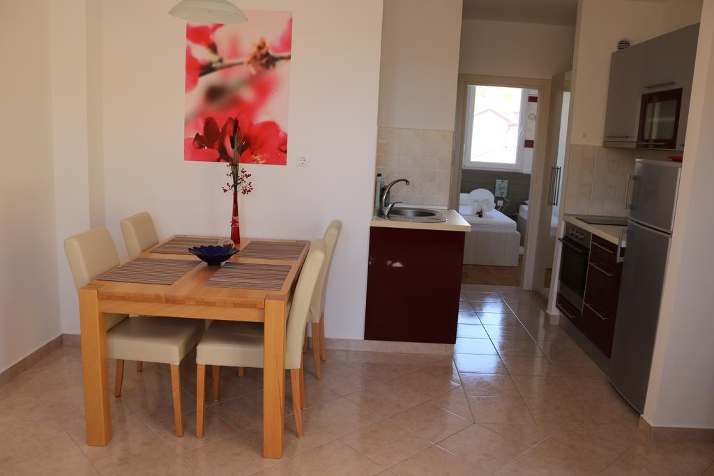Apartments Marina Водице Екстер'єр фото